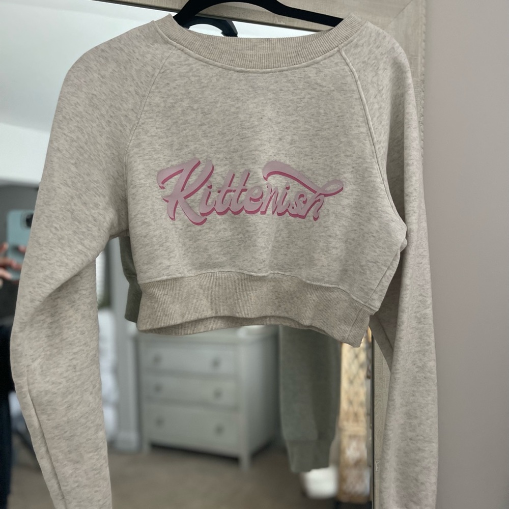 Kittenish cropped pullover